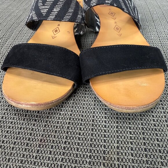 Dv Womens Size 7 Black & White Geometric Design Wedge Sandals Cork Sole - Picture 6 of 8